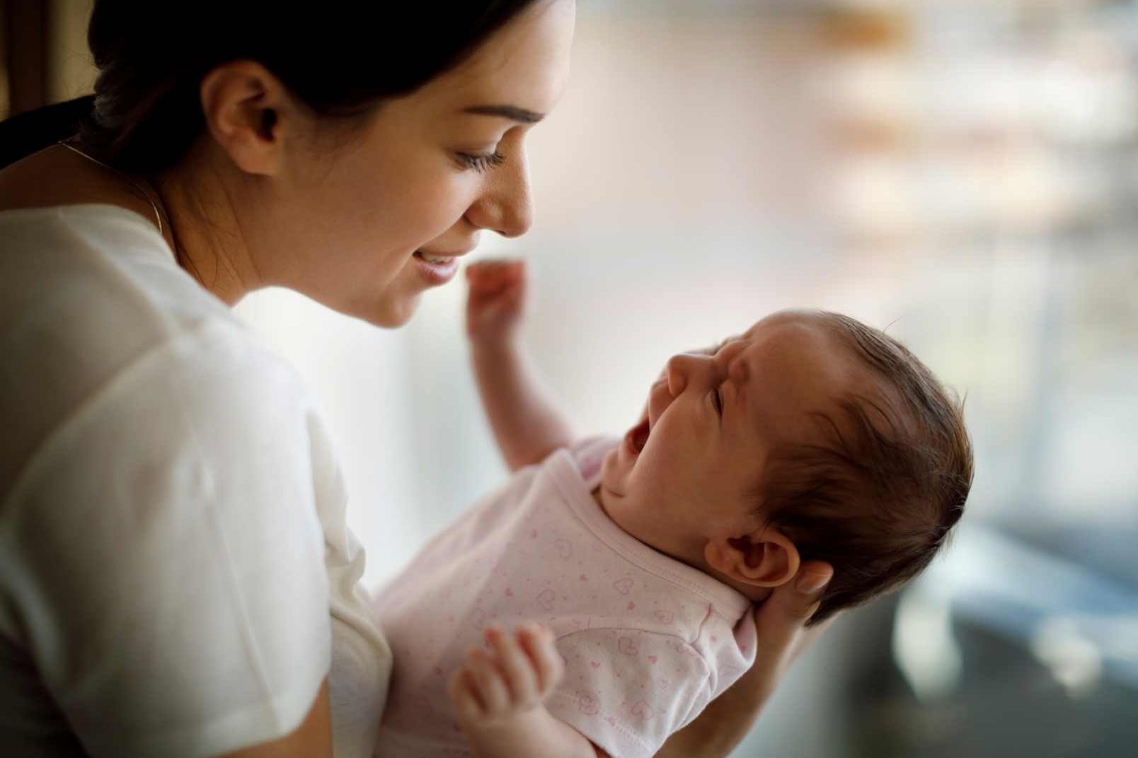 Smettere di piangere bambino Smettere di piangere bambino metodi